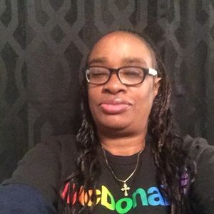 Meet your Posher, Sandy